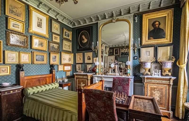 Antique estate buyers Palm Beach Gardens. Updated 2025